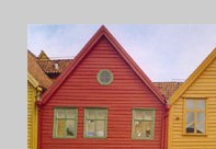 Erhaltene Holzhäuser des mittelalterlichen Hansezentrums Bryggen“ in Bergen