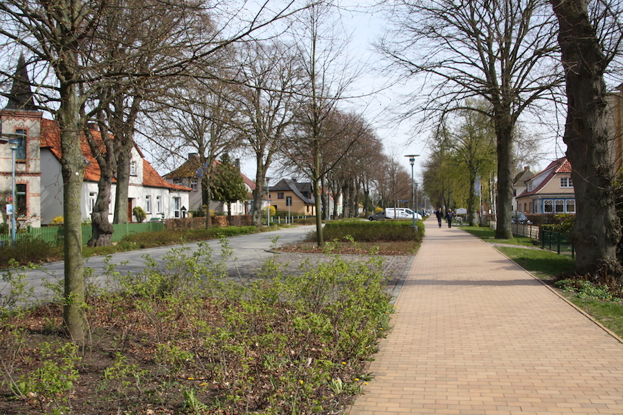 Die Strandstraße ist die Verbindung zwischen Seebrücke und Bäderstraße, der Verbundung nach Stralsund oder Rostock