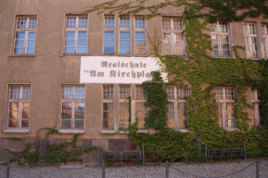 Noch steht die alte Realschule am Kirchplatz leer.