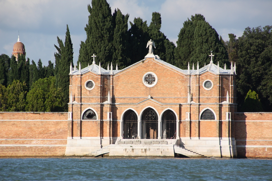 Das alte Portal von San Michele