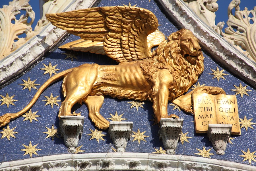 Löwe von San Marco (vom Markusplatz aus gesehen) Foto © Martin Schlu 2017
