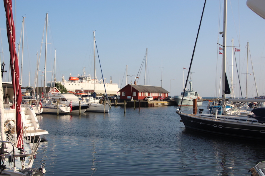 Vom Hafen gbt es Fähren zu den anderen fünischen Inseln.