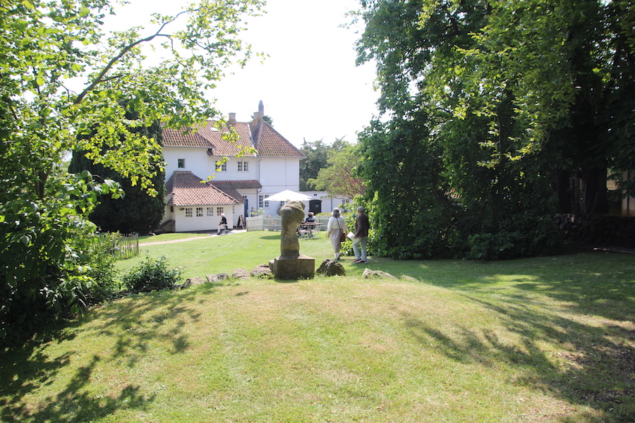 Ein Teil des heutigen Museumsgeländes mit der Larsen-Villa.
