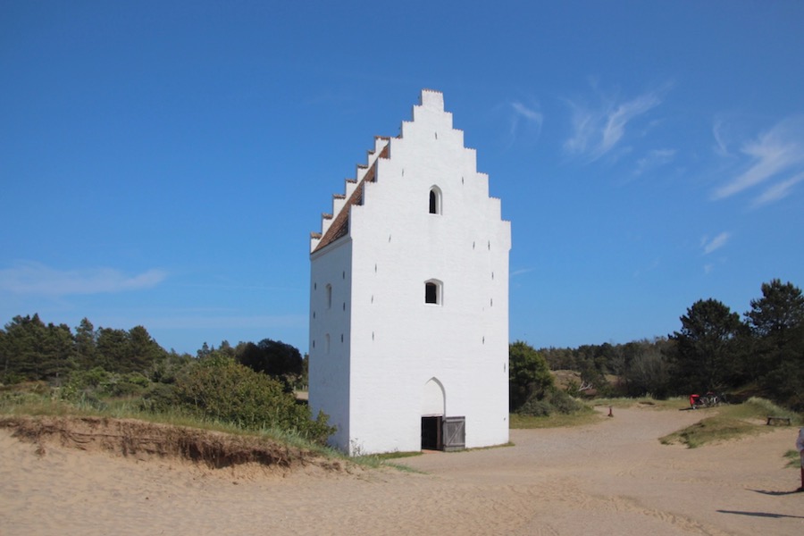 Die versandete Kirche von Skagen in den Dünen