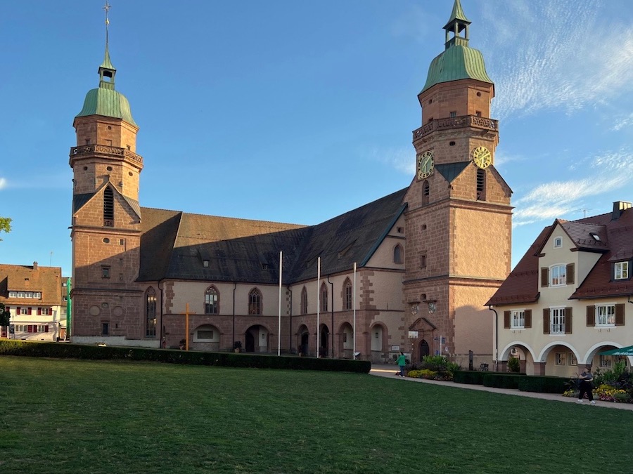 Die Anlage der Winkelkirche ist gut zu erkennen.