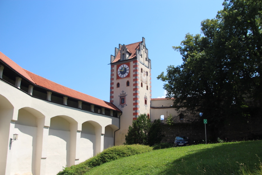 Wehrgang und Wehrturm der Schloßburg.