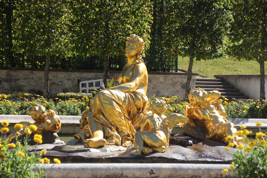 Der Brunnen zeigt Flora, die Göttin der (Getreide)-Blüte
