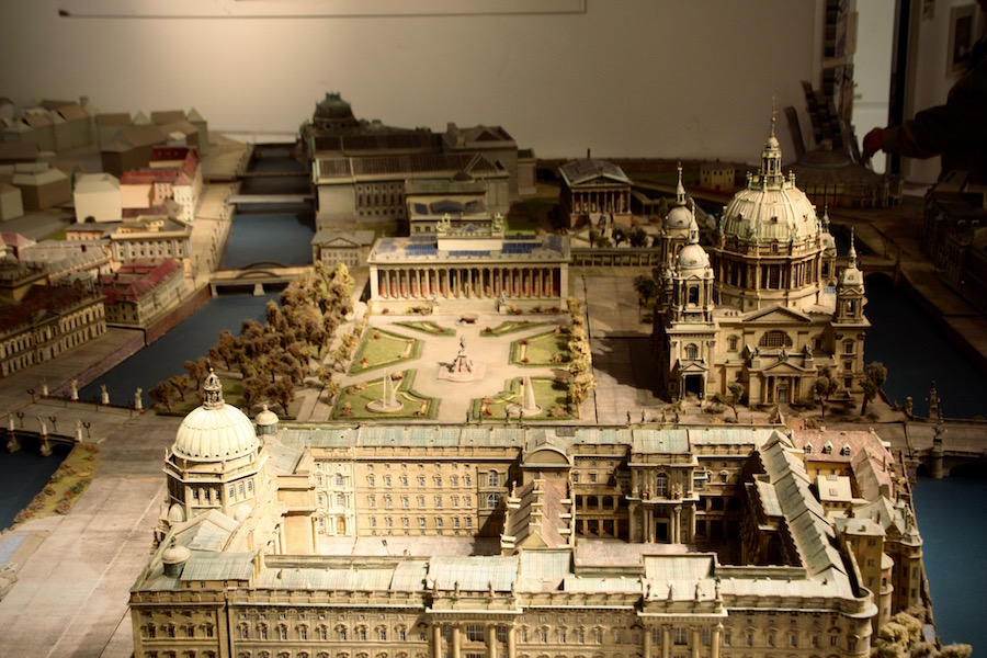 Modell des Schloß- und Dombereichs um 1900