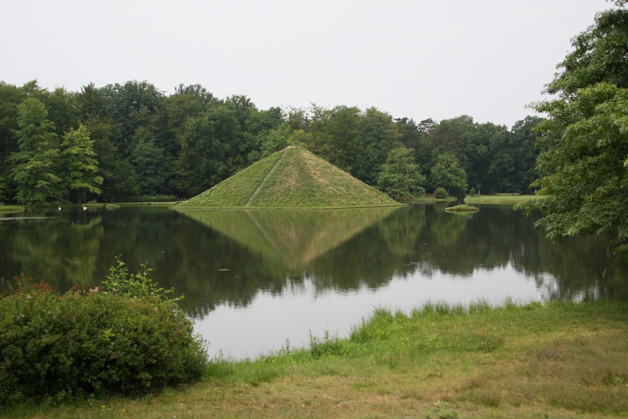 Das Grab der Eheleute zu Pückler-Muskau