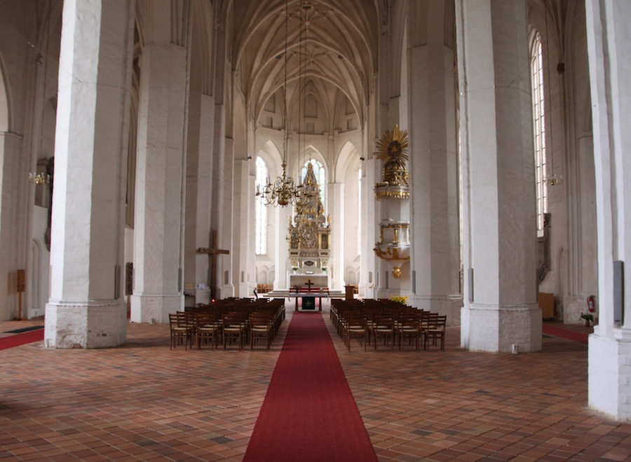 Sankt Nikolai in Cottbus, im Krieg blieb nur das Mauerwerk, der Rest ist neu