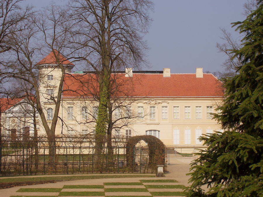 Schloß Rheinsberg von der Seite her