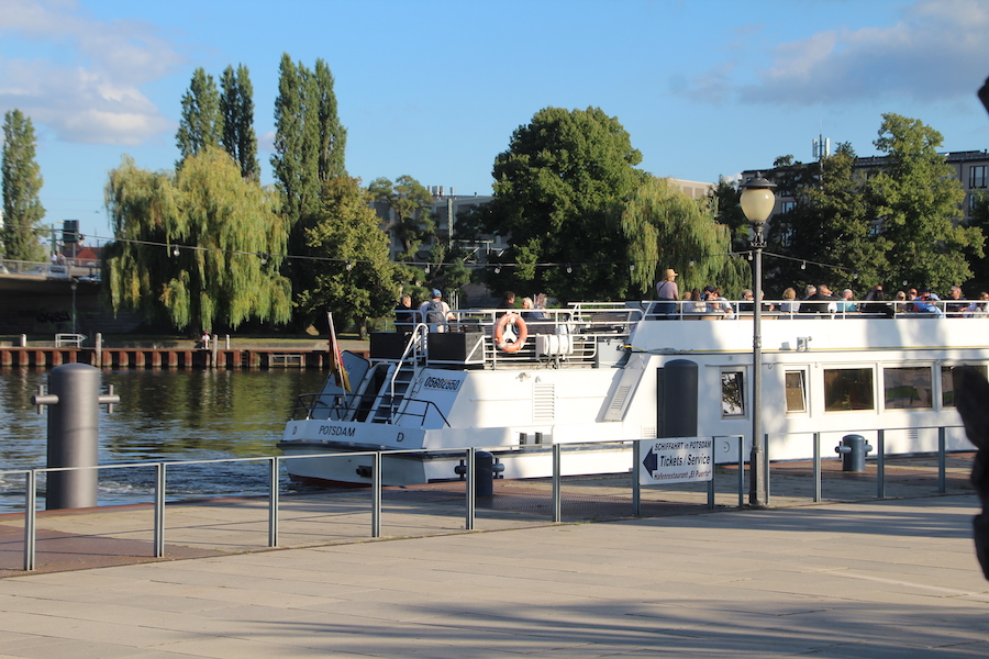 Die Anlegestelle zwischen Hotel Mercure und dem Havelufer