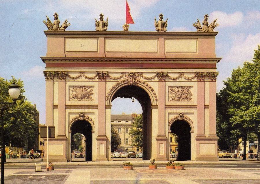 Das Potsdamer Brandenburger Tor zu DDR-Zeit um 1988 (Bluhm)