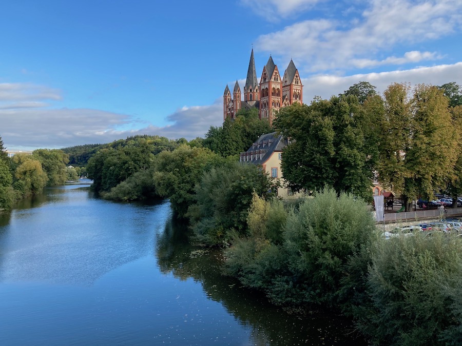 Der Limburger Dom von der Lahnbrücke aus