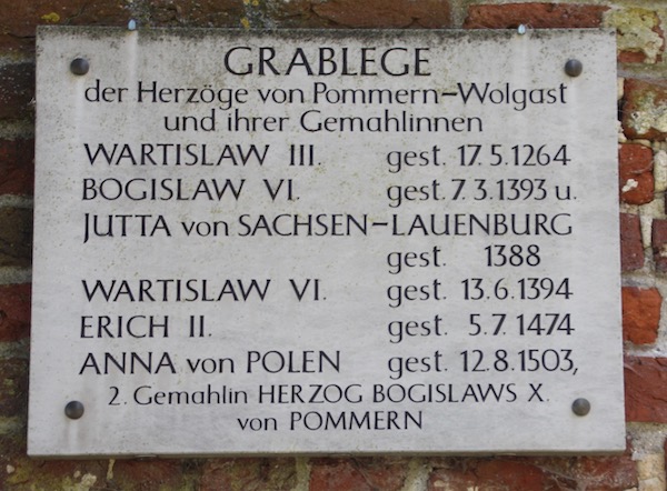 Epitaph der Pommerschen Herzöge und ihrer Gemahlinnen an der Klosterruine Eldena