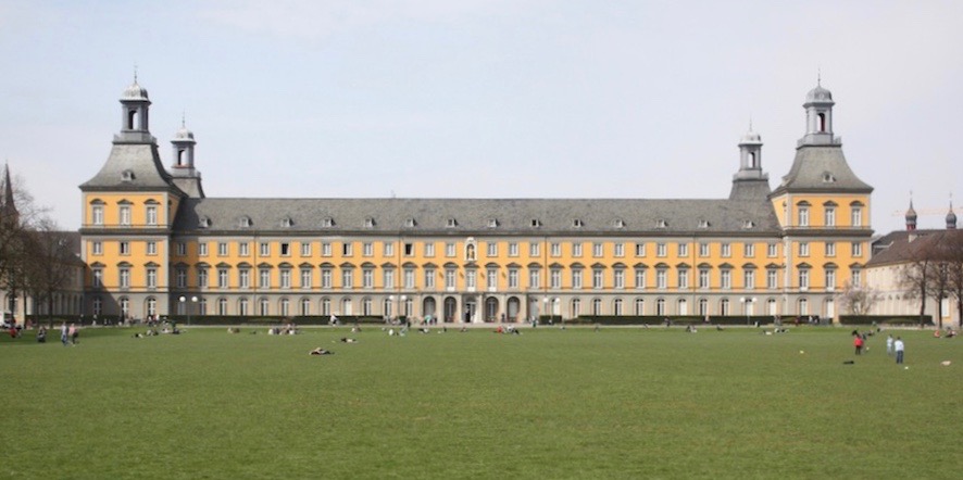 Das Wohnschloß der Kölner Kurfürsten ab 1705 - heute ist es die Bonner Universität
