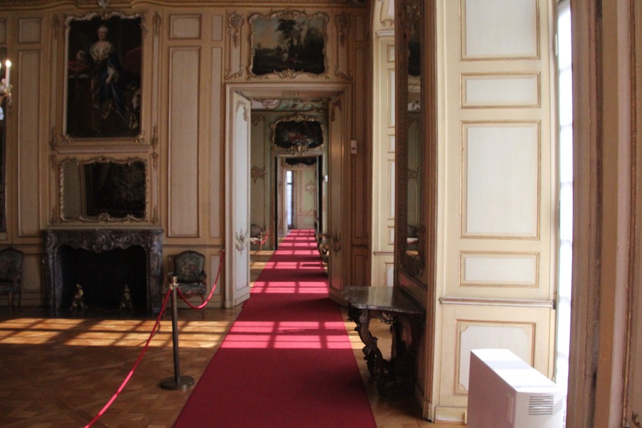 Die Durchgangszimmer im Schloß - irgendwann ist man im Allerheiligsten.