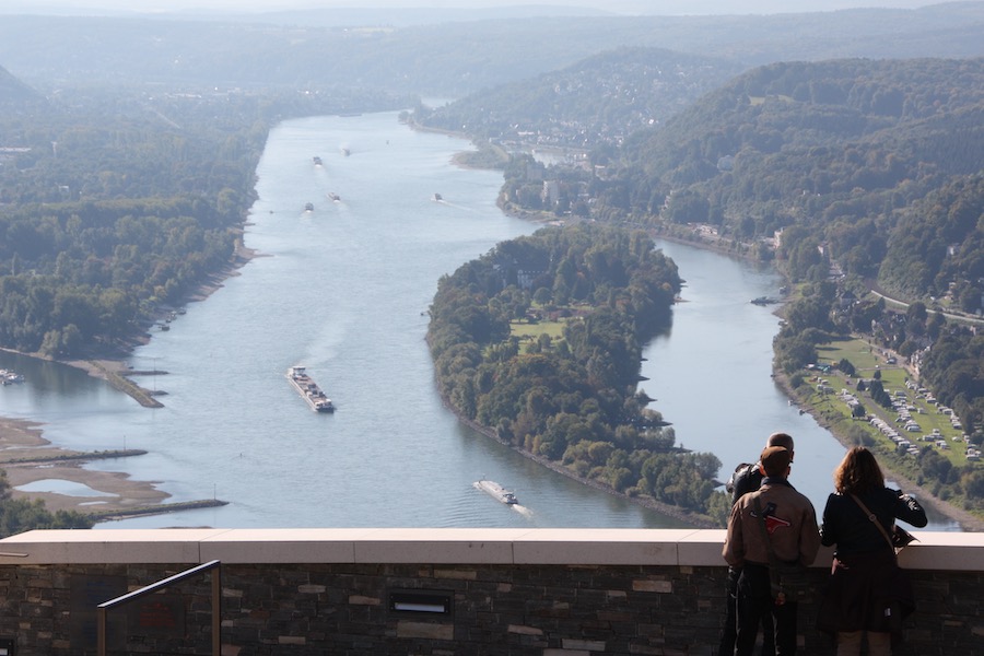 Der Rhein vom Drachenfels Richtung Honnef aus gesehen