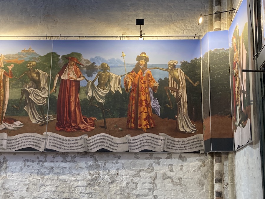 Eine Totentanzdarstellung in der gleichnamigen Kapelle.