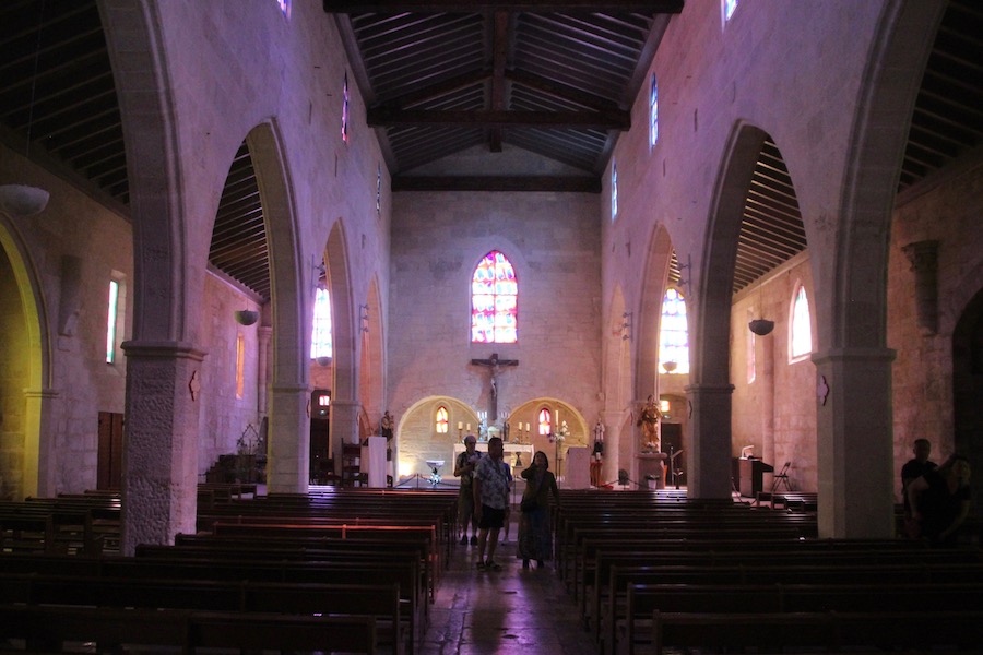 Die Kirche innerhalb der Stadtmauern