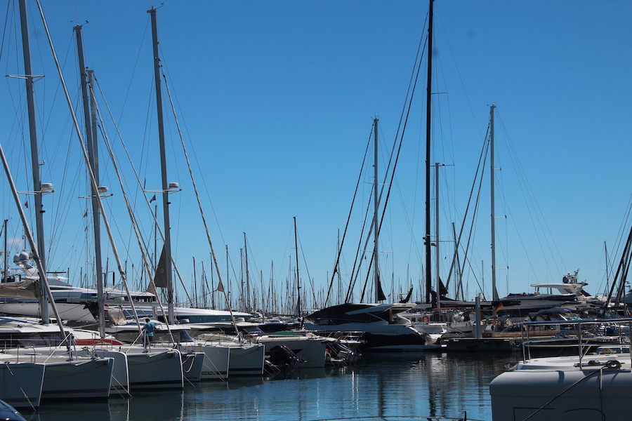 Der Yachthafen von Antibes - Segelabteilung