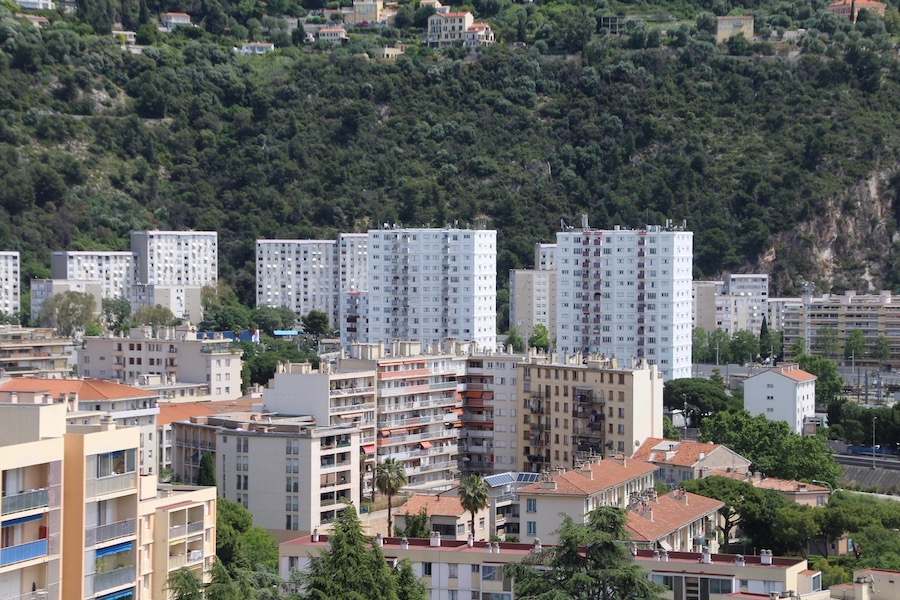 Bauten der 1970er Jahre In Nizza-Cimiez