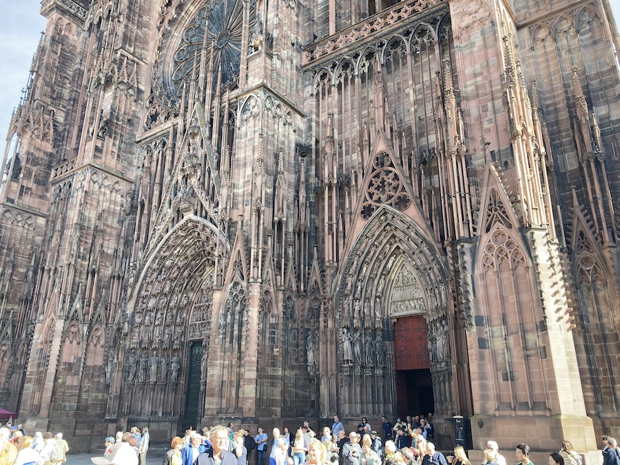 Das Straßburger Münster kann man nicht fotografieren - jedenfalls nicht vom Boden aus.