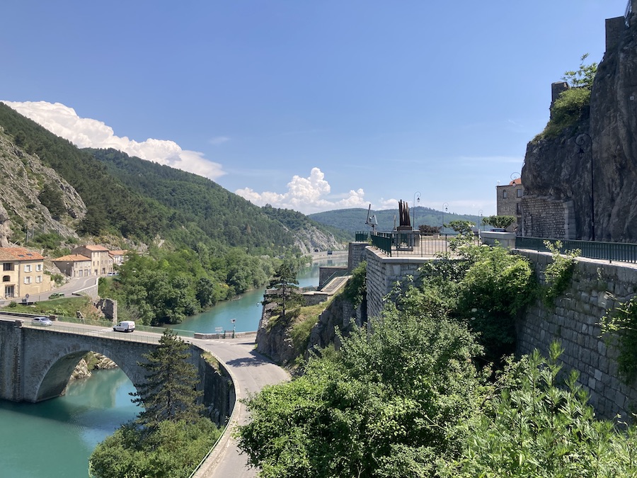 Aussicht auf die Durance-Brücke und den Fluß