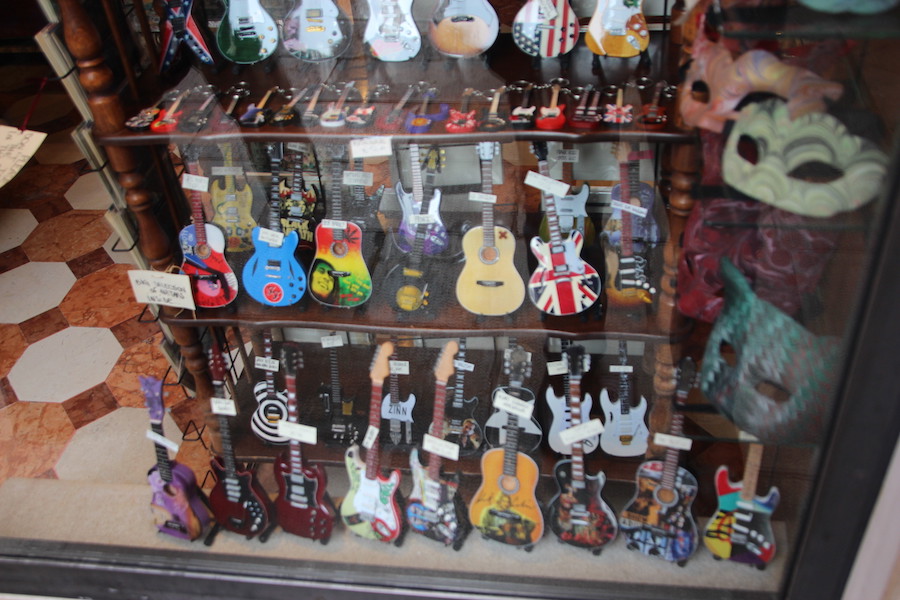 Der Gitarrenladen in Giglio