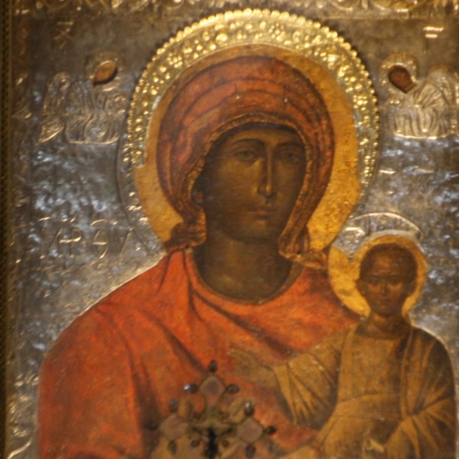Eine von dem halben Dutzend schwarzer Madonnen, die es überhaupt in Italien gibt.