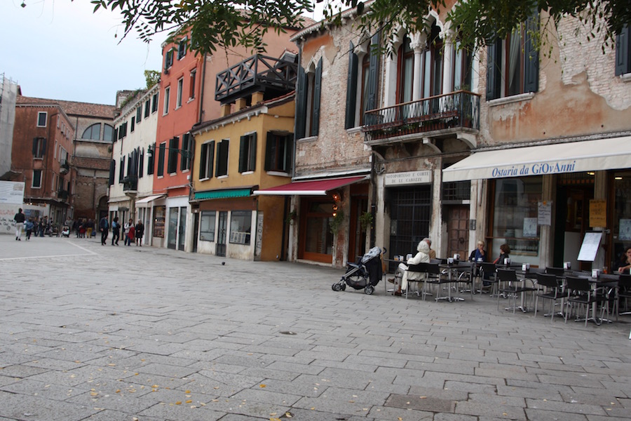 Campo Santa Margerita - der zentrale Platz in Dorsoduro