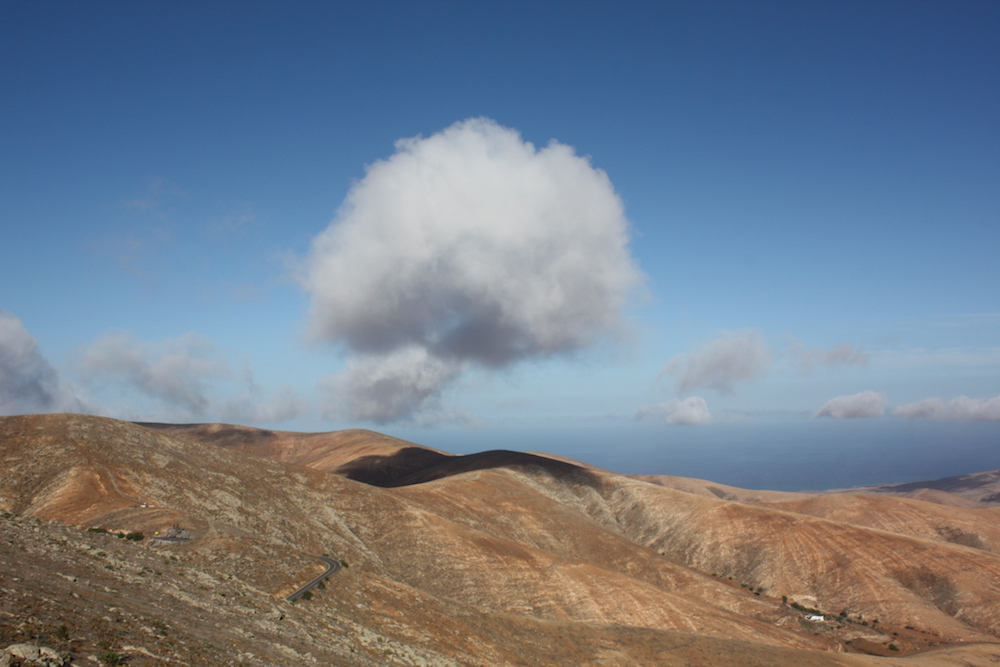 Himmel und Meer gehen ineinander über